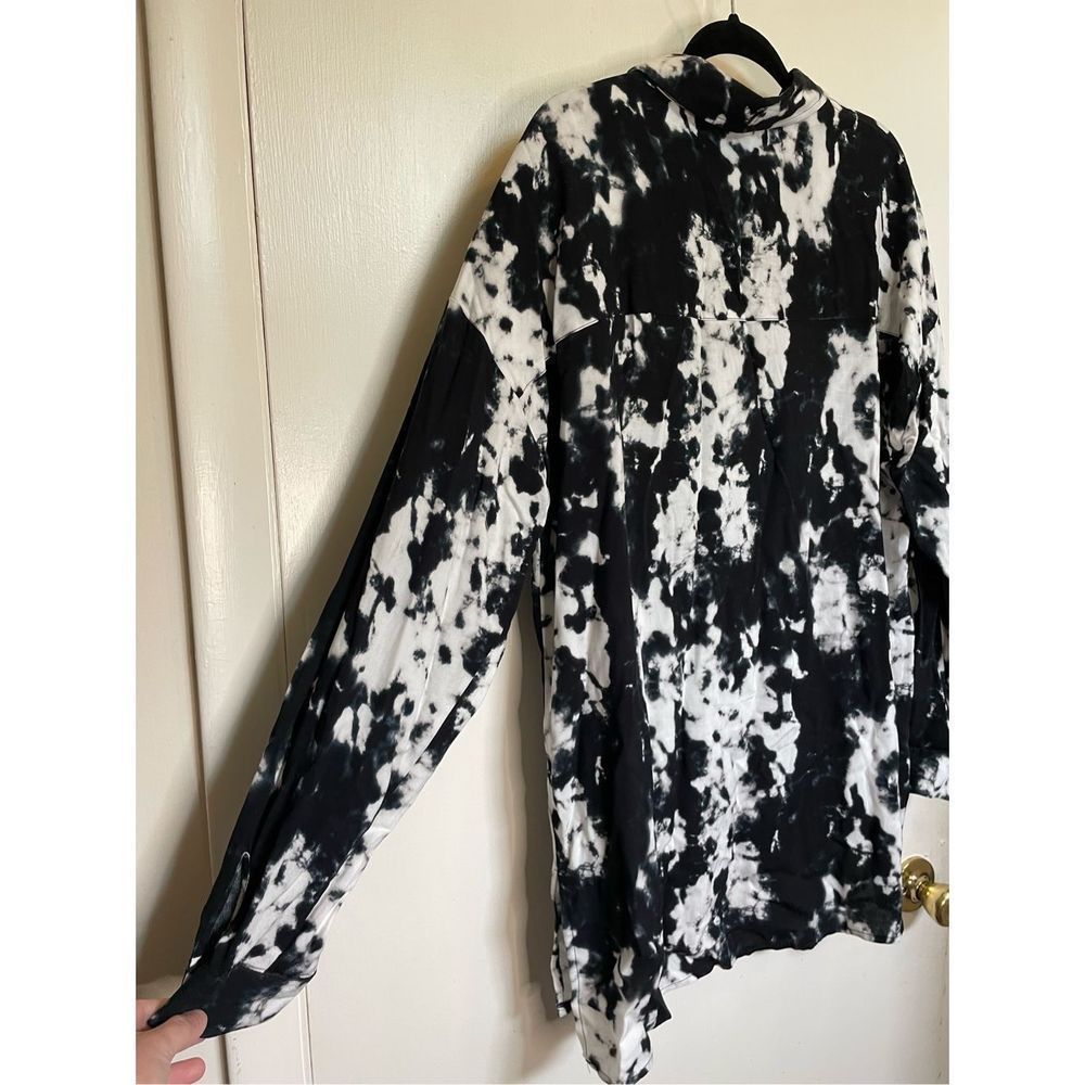 Cosmo vintage long sleeve button down black and white blouse size L. - Picture 11 of 12